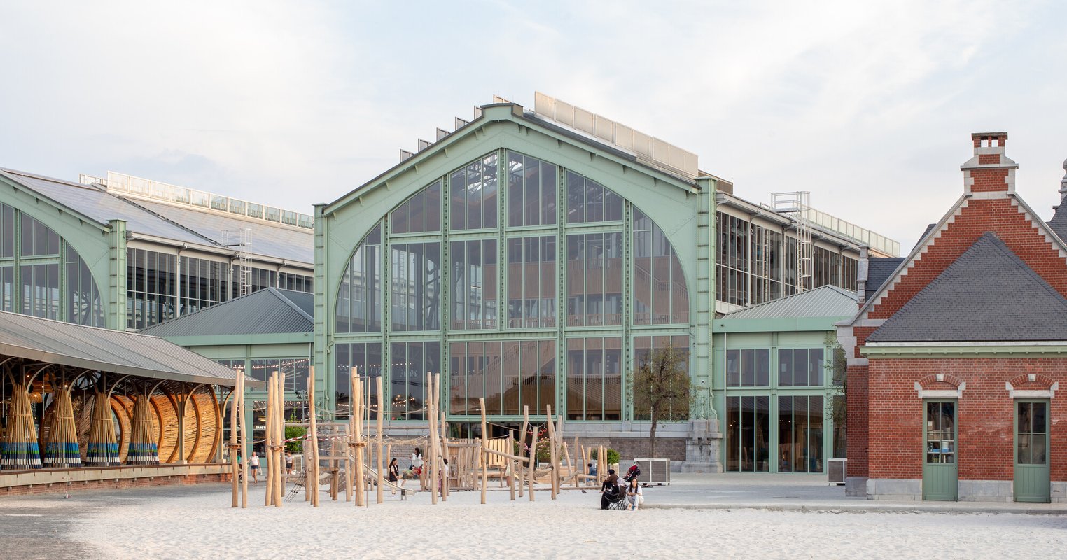 Speelplein naast Gare Maritime