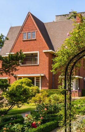 Kleine rozentuin museum van Buuren